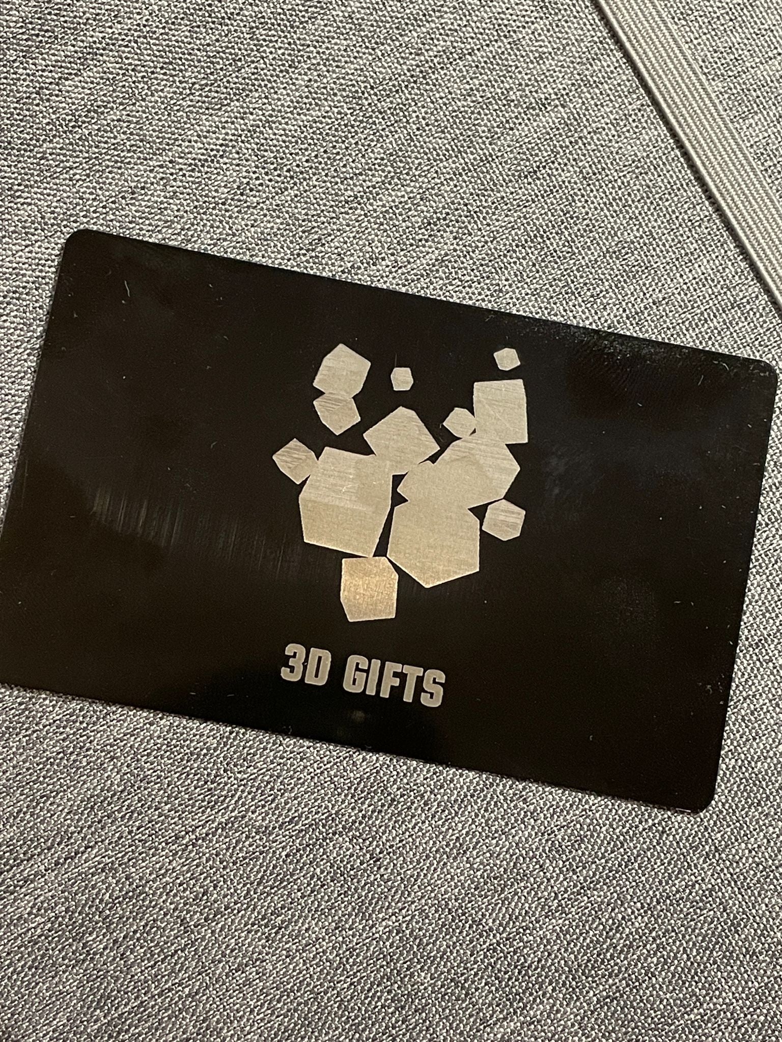 Cartão 3D Gifts Store preto metalizado frente