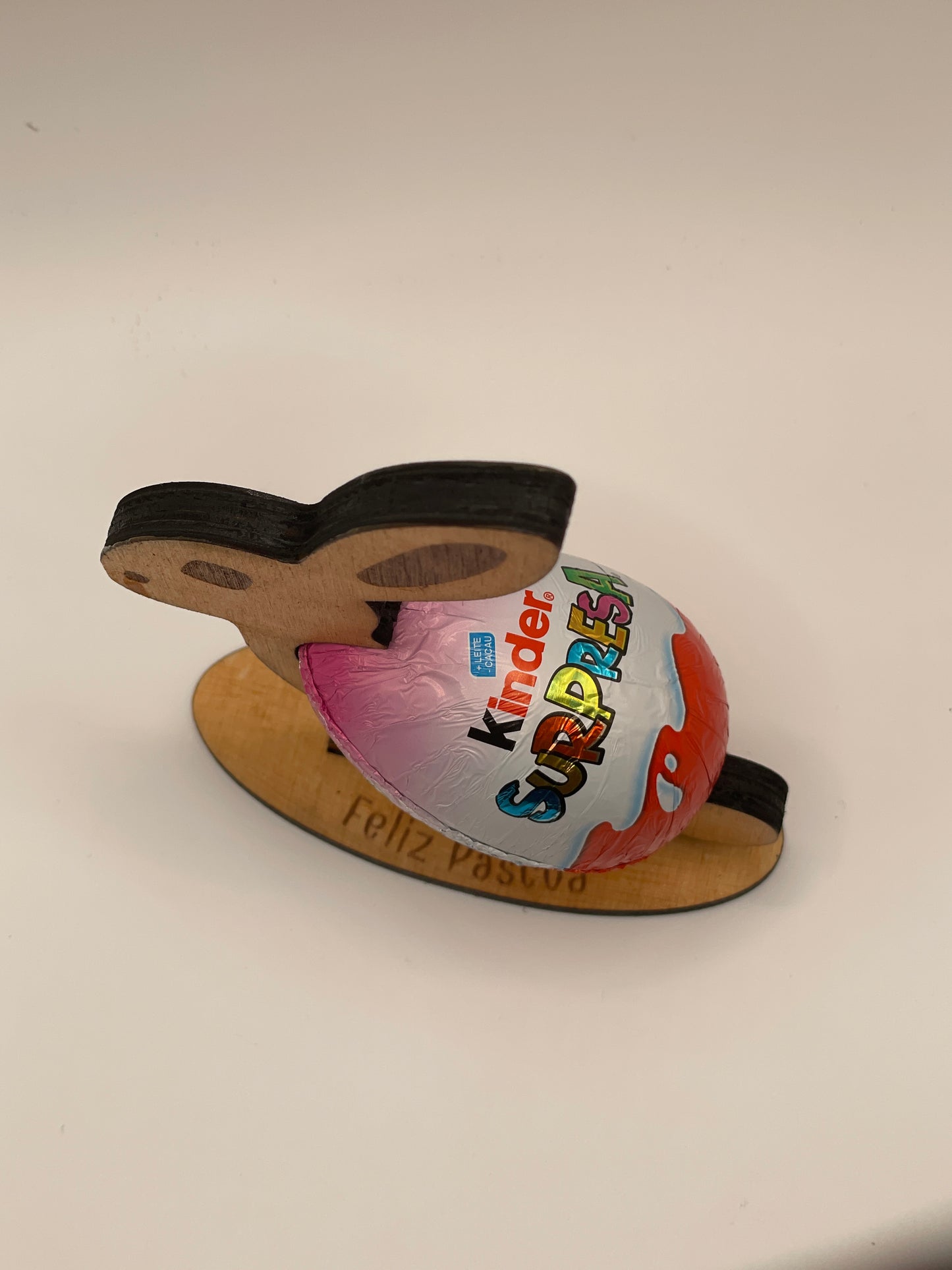 Suporte em forma de coelho para ovo "Kinder surpresa"