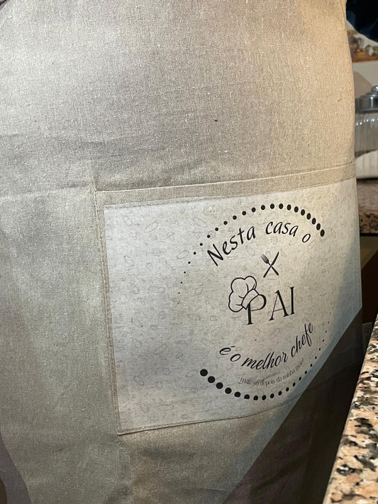 Father's Day Apron - "Nesta casa o pai é o melhor chefe... mas só depois da minha mãe"